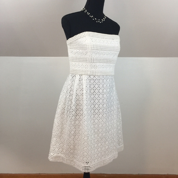 Laundry by Shelli Segal Dresses & Skirts - Laundry by Shelli Segal White Strapless Dress